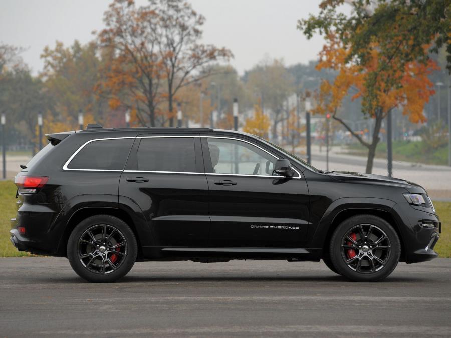  Jeep Grand Cherokee SRT 2013 года  (EU) (фото 9 из 14)